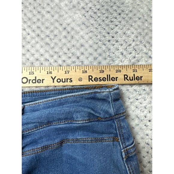 Time And Tru Shorts Womens XXL 20 Blue Jean Denim Rolled Cuff Medium Wash - Picture 6 of 10